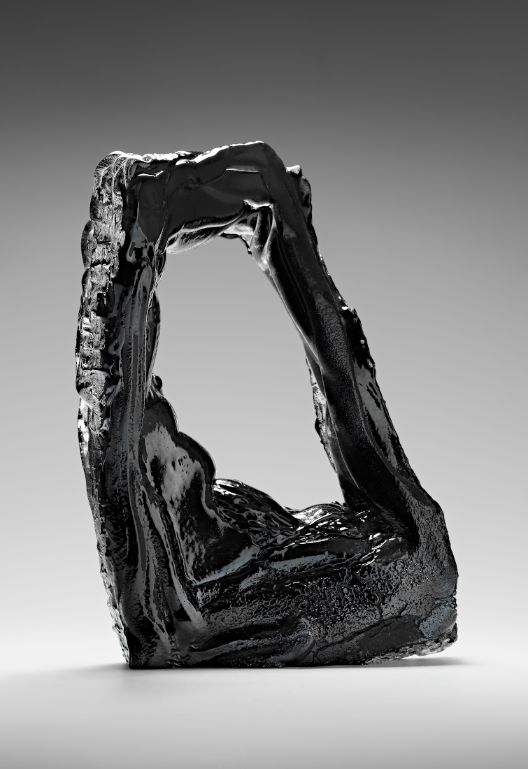 Unique view black 2018 56 x 39 x 28 cm glass casting black powder 2